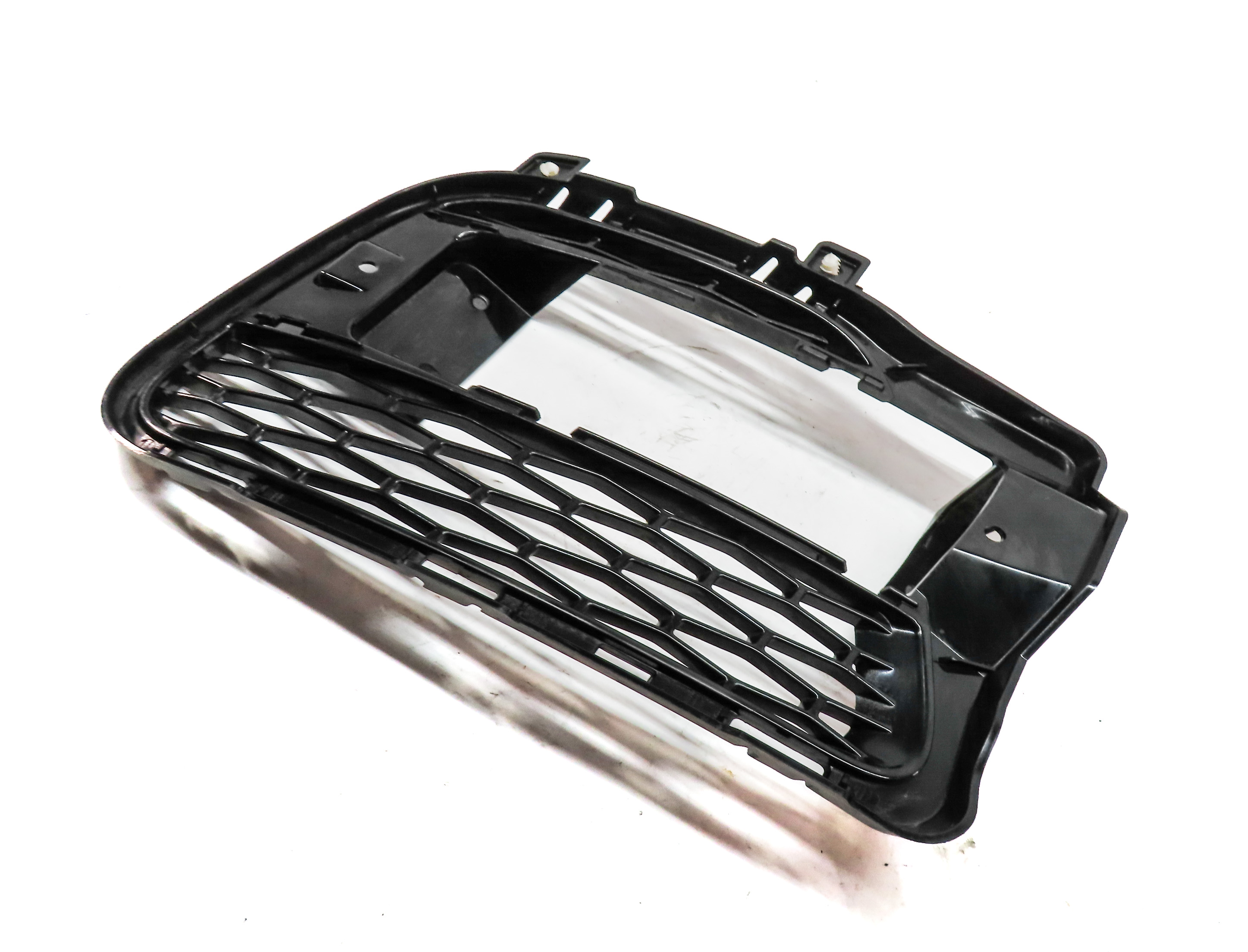 2014-2017 RANGE ROVER SPORT (L494) LEFT FRONT DRIVER FOGLIGHT GRILLE TRIM — exact item pictured